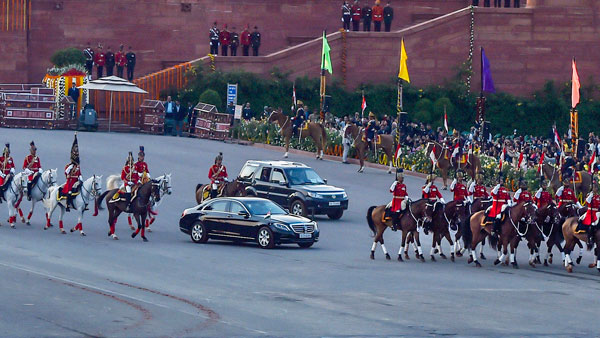 Independence Day: Car Used By The President Of India Ram Nath Kovind Is A Mercedes-Maybach S600 Pullman: Here Are All Its Details