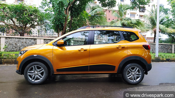 the Triber AMT gets a traditional gear lever that gives the driver the option of manual shifting.