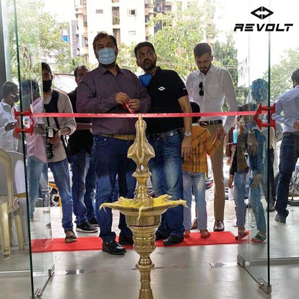 Revolt RV400 & RV300 Bookings Open In Mumbai: Price, Subscription & Other Details