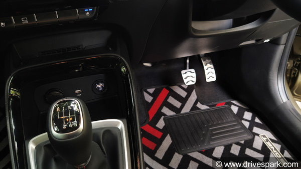 Kia Sonet Review (First Drive): Driving Impressions, Performance, Handling, Specs, Mileage, Features, Variants & All Other Details
