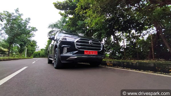 MG Gloster Review (First Drive): The New Luxury Off-Roader SUV In Town!