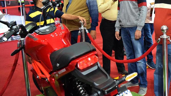 Okinawa Oki100 Electric Motorcycle Details Revealed: Specs, Features, Range & Launch