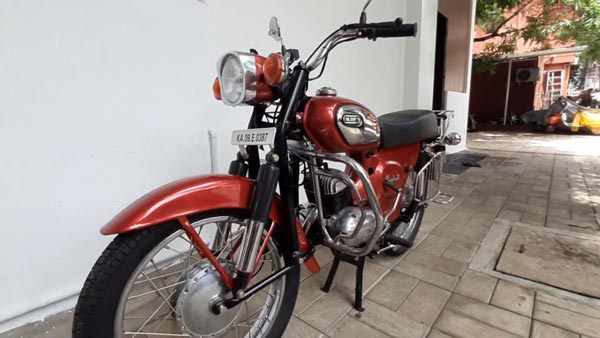 Escorts Rajdoot 175 Fully Restored To Stock Condition: Original Parts, Specs, History & Other Details