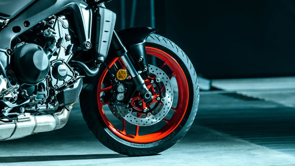 New Yamaha MT-09 (2021) Globally Unveiled: Specs, Features, India Launch & Other Details