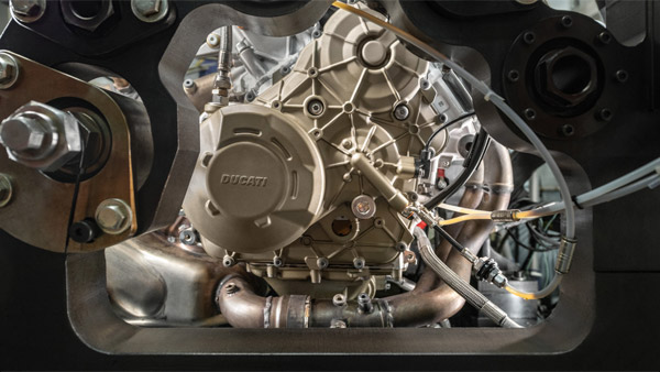 ドゥカティv4s エンジン Keep your cool: Why Ducati's latest V4s are