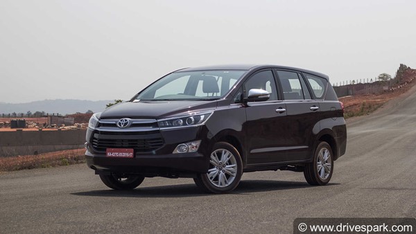 Toyota Innova Crysta Facelift Spotted Next To Current Model: Differences, Features, Specs & Other Details