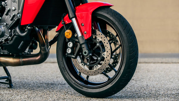 New Yamaha Tracer 9 & Tracer 9 GT (2021) Globally Unveiled: Specs, Features, Differences & Other Details