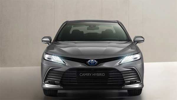 Toyota Camry Hybrid Facelift Unveiled Globally: Expected India Launch, Updates & Other Details
