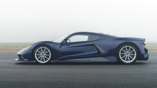 Hennessey Venom F5 Unveiled Internationally: Performance, Specs, Features & Other Details