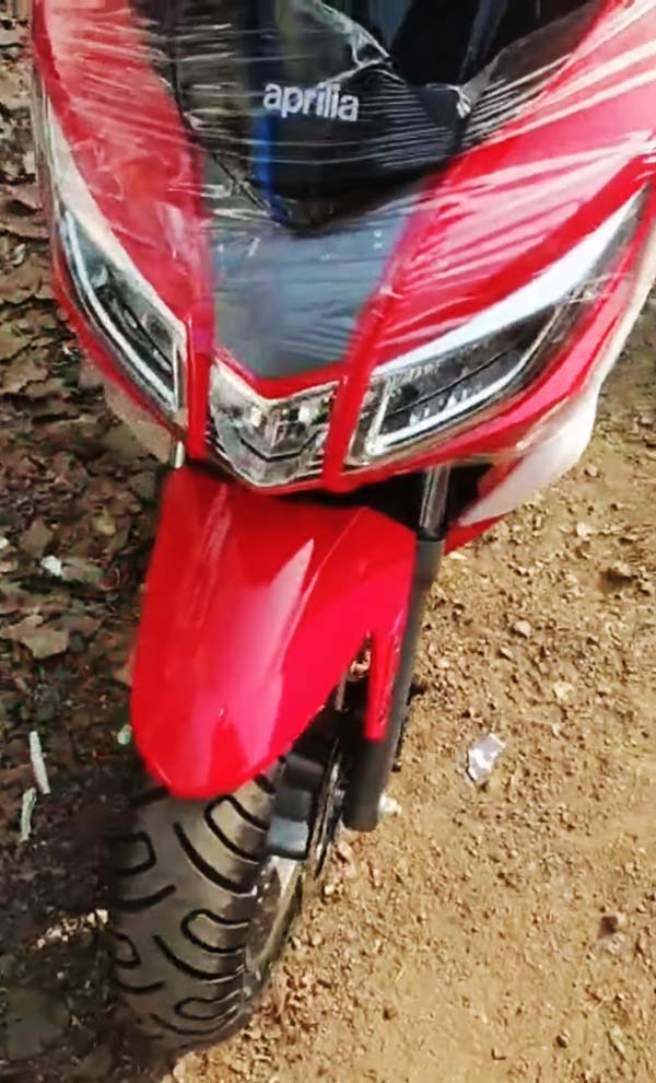 Aprilia SXR 160 Arrives At Dealerships Ahead Of India Launch: Pics, Design, Features & Other Details