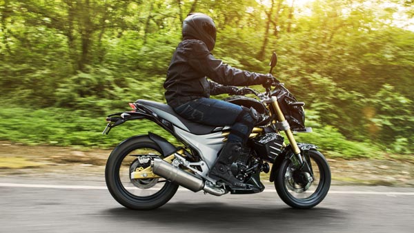 Mahindra Mojo 300 ABS Offered With Free Shiro Helmet: New Referral Offer & Other Details