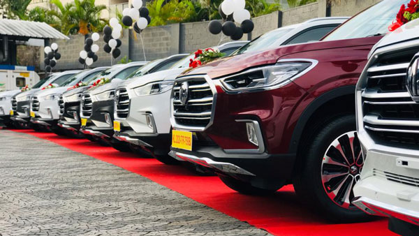 MG Gloster Deliveries In Cochin: Company Hands Over Seven Gloster SUVs To Respective Customers In A Single Day