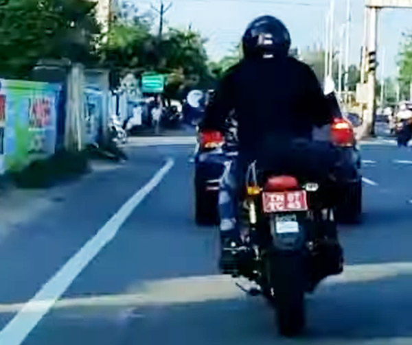 Spy Pics: New Royal Enfield Interceptor 350 Coming Soon? Caught On Video Undergoing Testing In Chennai