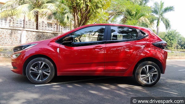 Tata Altroz BS6 Diesel Review (Road Test)