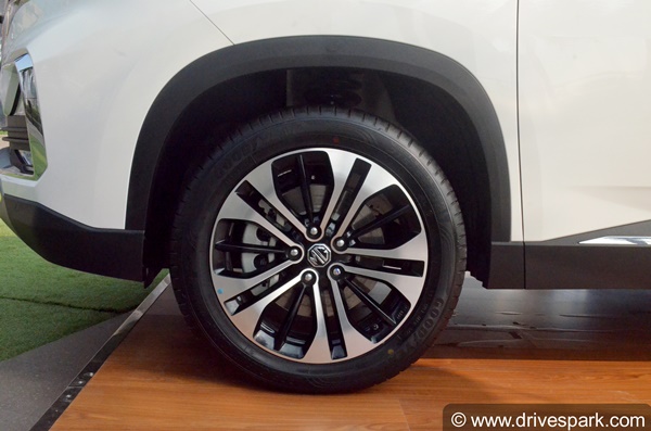2021 MG Hector Facelift SUV (First Look)