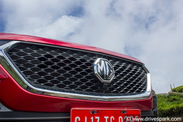 MG Hector Facelift 2021 Reaches Dealership Ahead Of India Launch: Changes & Other Details