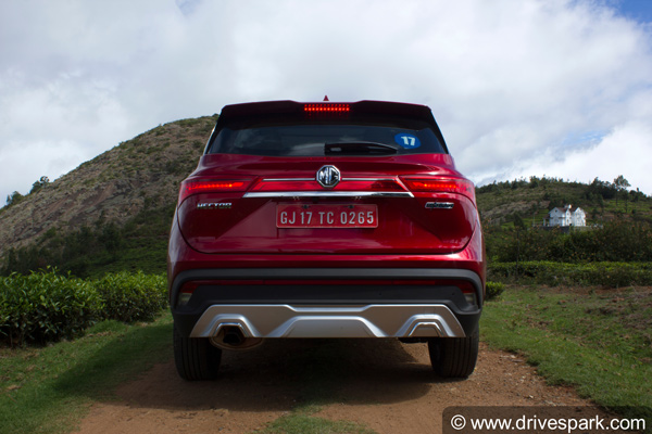 MG Hector Facelift 2021 Reaches Dealership Ahead Of India Launch: Changes & Other Details
