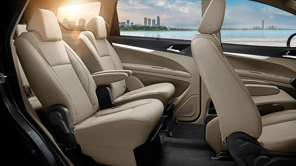Mahindra Marazzo Automatic To Launch Soon In India: AMT Gearbox, Variants & More Details