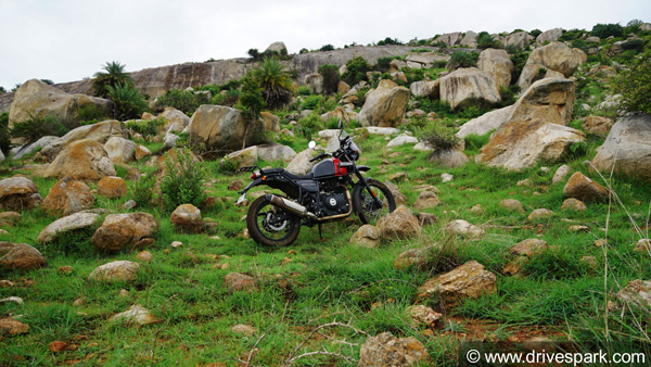 2021 Royal Enfield Himalayan Spotted In A New Shade Of Green At The Dealership: Check It Out!