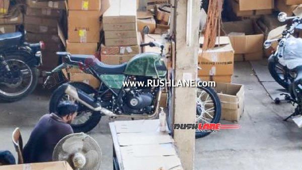 2021 Royal Enfield Himalayan Spotted In A New Shade Of Green At The Dealership: Check It Out!