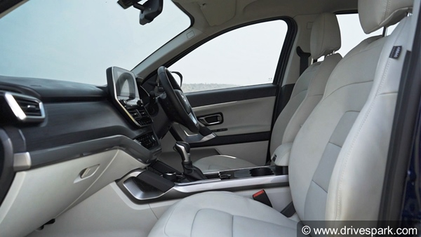 2021 Tata Safari Review (First Drive): Performance, Handline, Specs, Features, Design, Expected Price, Rivals & Other Details