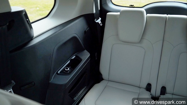2021 Tata Safari Review (First Drive): Performance, Handline, Specs, Features, Design, Expected Price, Rivals & Other Details