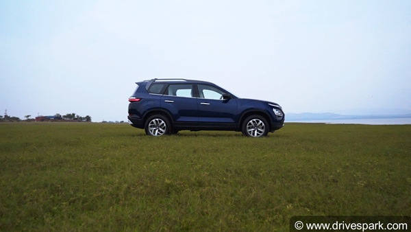2021 Tata Safari Review (First Drive): Performance, Handline, Specs, Features, Design, Expected Price, Rivals & Other Details