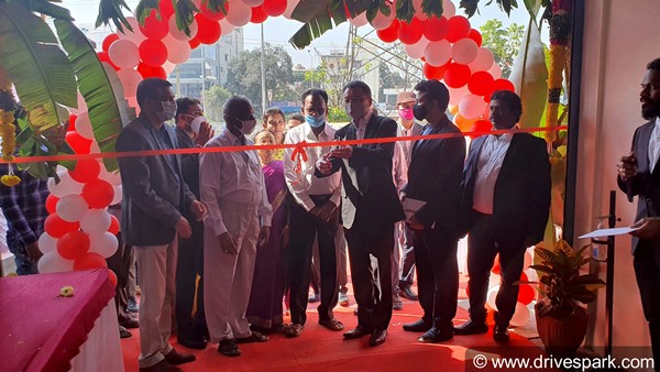 New Multi-Brand Car Service Centre In Bengaluru: Toyota T-Serv & Fix My Cars Outlet Inaugurated In Kalyan Nagar