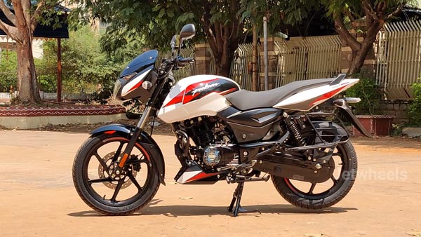 Bajaj Pulsar 150 New White Colour To Launch Soon In India Design Specs Other Details Drivespark News