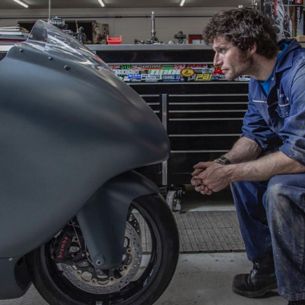 Guy Martin To Ride 860Bhp Hayabusa To 300Mph (482.8Km/h) Barrier In Standing Start One Mile Record Run