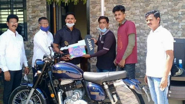 Jawa Gifts Mayur Shelke A Motorcycle For His Bravery: Read More About It!