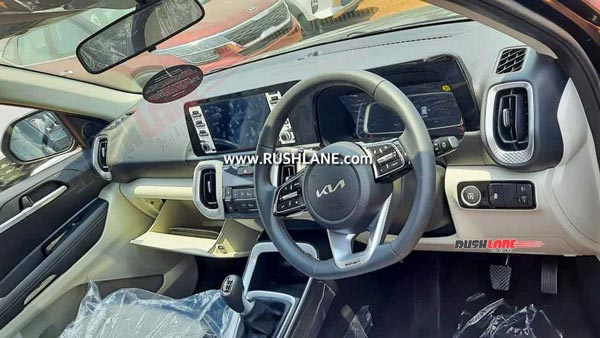 Kia Sonet HTX Variant Spied At Dealership: Get's A Few Additional Features!