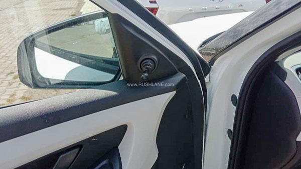 Hyundai Creta E Variant Spotted At Dealership: Misses Out On Some Features!