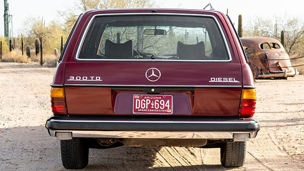 1979 Mercedes-Benz W123 Clocks More Than 12.6 Lakh Kilometres; Put Up For Auction