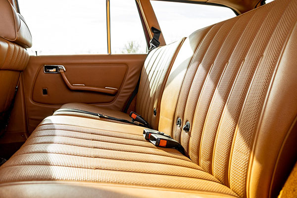 1979 Mercedes-Benz W123 Clocks More Than 12.6 Lakh Kilometres; Put Up For Auction