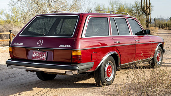 1979 Mercedes-Benz W123 Clocks More Than 12.6 Lakh Kilometres; Put Up For Auction