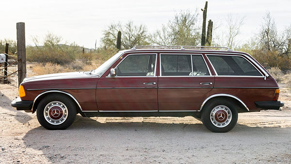 1979 Mercedes-Benz W123 Clocks More Than 12.6 Lakh Kilometres; Put Up For Auction