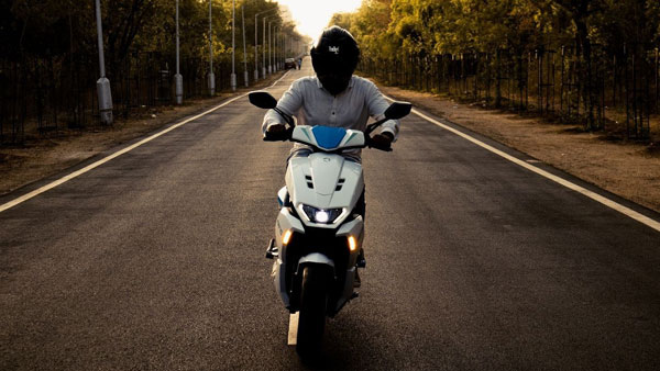 White Carbon Motors GT5 Electric Scooter Launched In India Starting At Rs 1.15 Lakh: Design, Specs, Range, Charging & Other Details