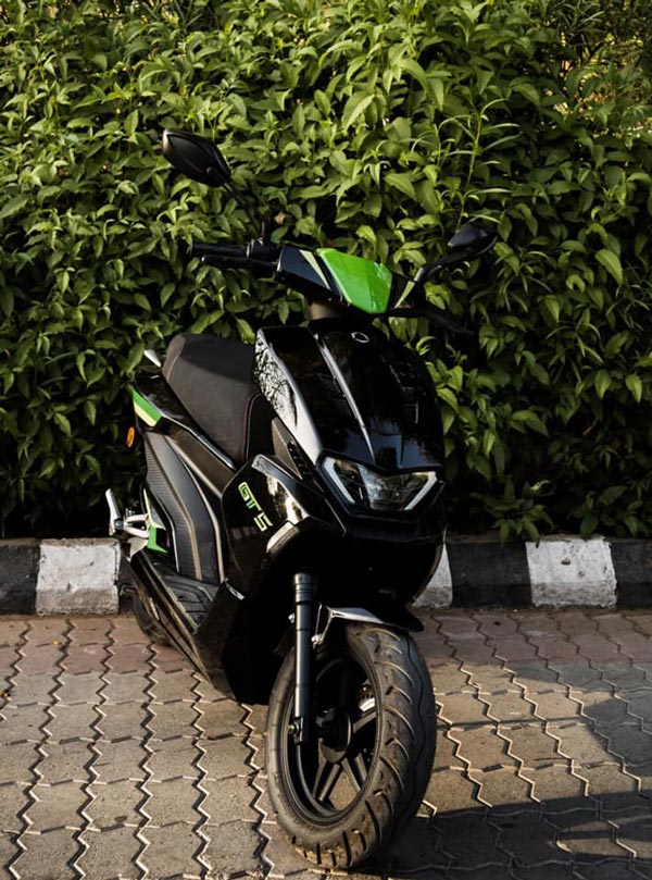 White Carbon Motors GT5 Electric Scooter Launched In India Starting At Rs 1.15 Lakh: Design, Specs, Range, Charging & Other Details