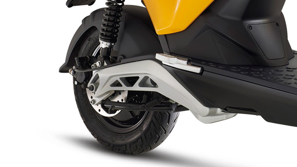 Piaggio One, One+ & One Active Electric Scooters Technical Specs Revealed
