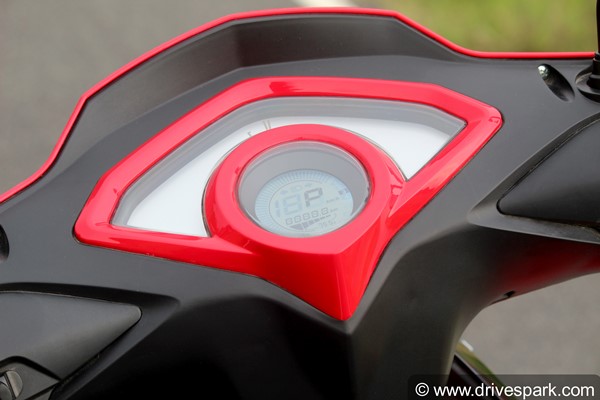 EeVe Atreo Electric Scooter Review: Performance, Ride & Handling, Specs, Range, Features & All Other Details