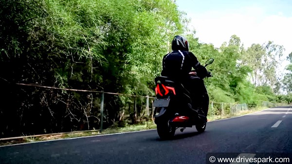 EeVe Atreo Electric Scooter Review: Performance, Ride & Handling, Specs, Range, Features & All Other Details