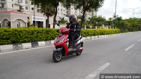 EeVe Atreo Electric Scooter Review: Performance, Ride & Handling, Specs, Range, Features & All Other Details