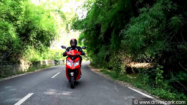 EeVe Atreo Electric Scooter Review: Performance, Ride & Handling, Specs, Range, Features & All Other Details