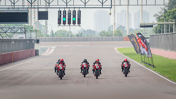 Royal Enfield Continental GT Cup Announced; GT-R650 Race Bike Revealed