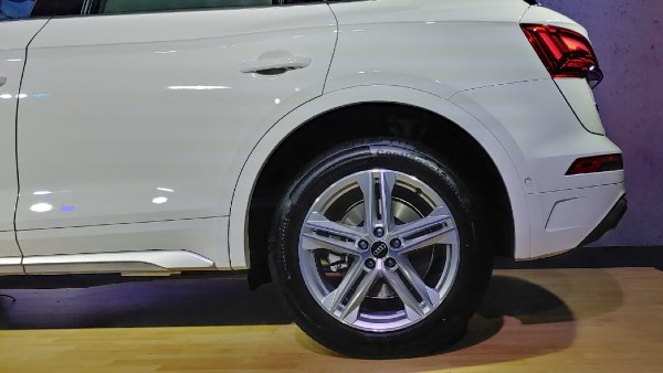 Audi Q5 Launched In India At Rs 58.93 Lakh - Specs|Features|Images|Details