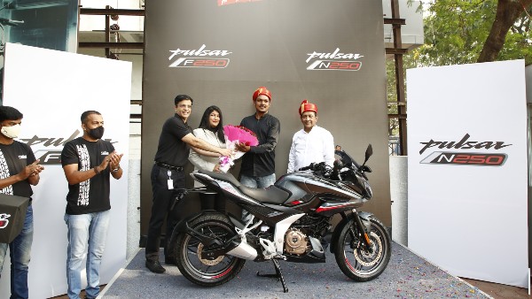 Bajaj Pulsar 250 Deliveries Start - First F250 Delivered In Pune