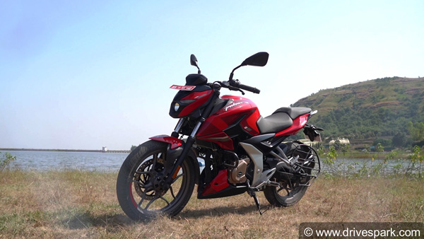 Yamaha FZ25 Vs Bajaj N250; Which One Should You Put Your Money On?