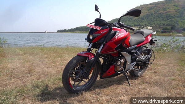 Yamaha FZ25 Vs Bajaj N250; Which One Should You Put Your Money On?