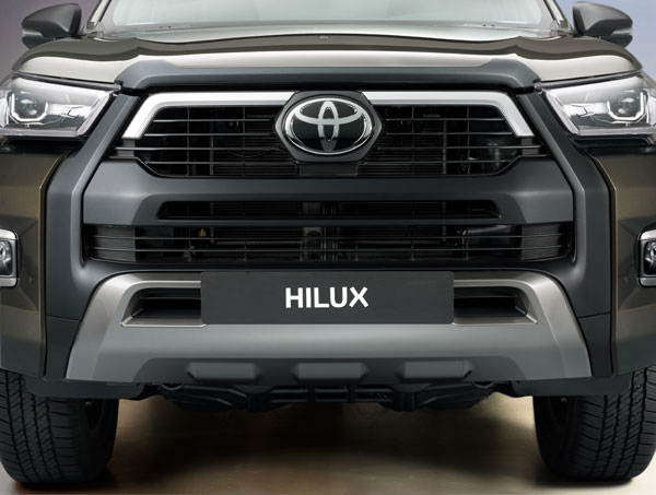 Toyota Hilux Spotted Undisguised: Launch In January